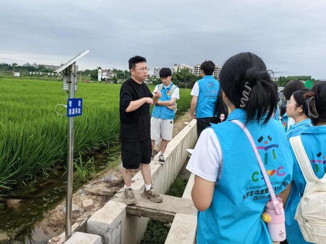 能乡村振兴青春力量书写绿色答卷开元棋牌暑期三下乡绿材科技赋(图3)